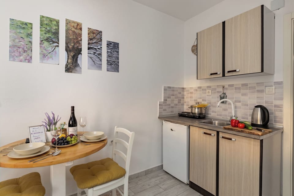 Kitchen and dining area