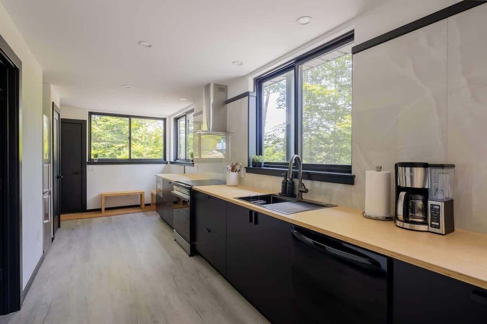 Kitchen: Prepare your meals with ease with our complete kitchen.