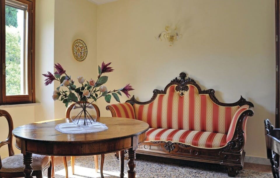 Autumn, Dining Room, Spring, Summer