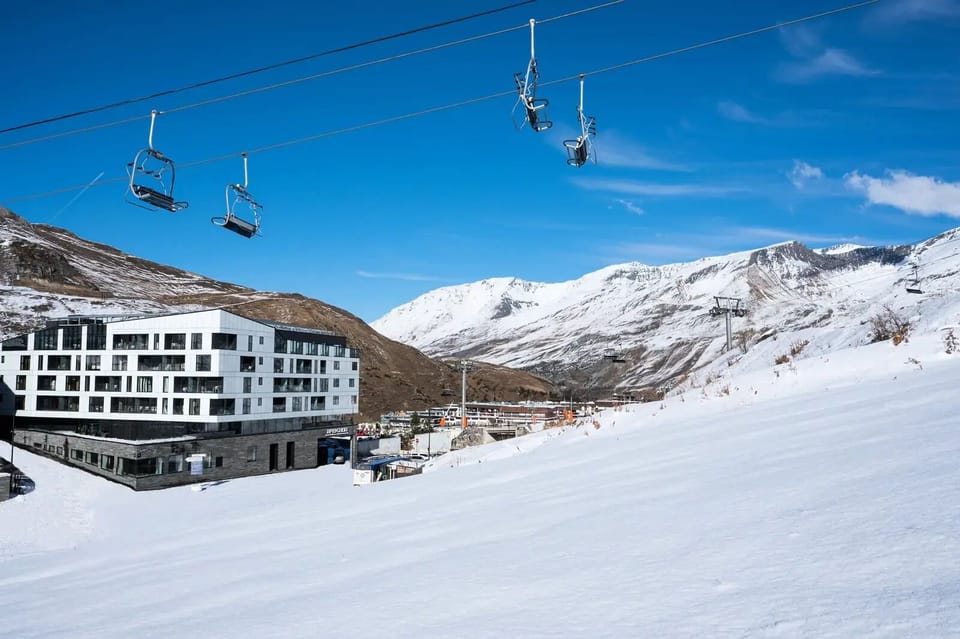 Snow and ski sports
