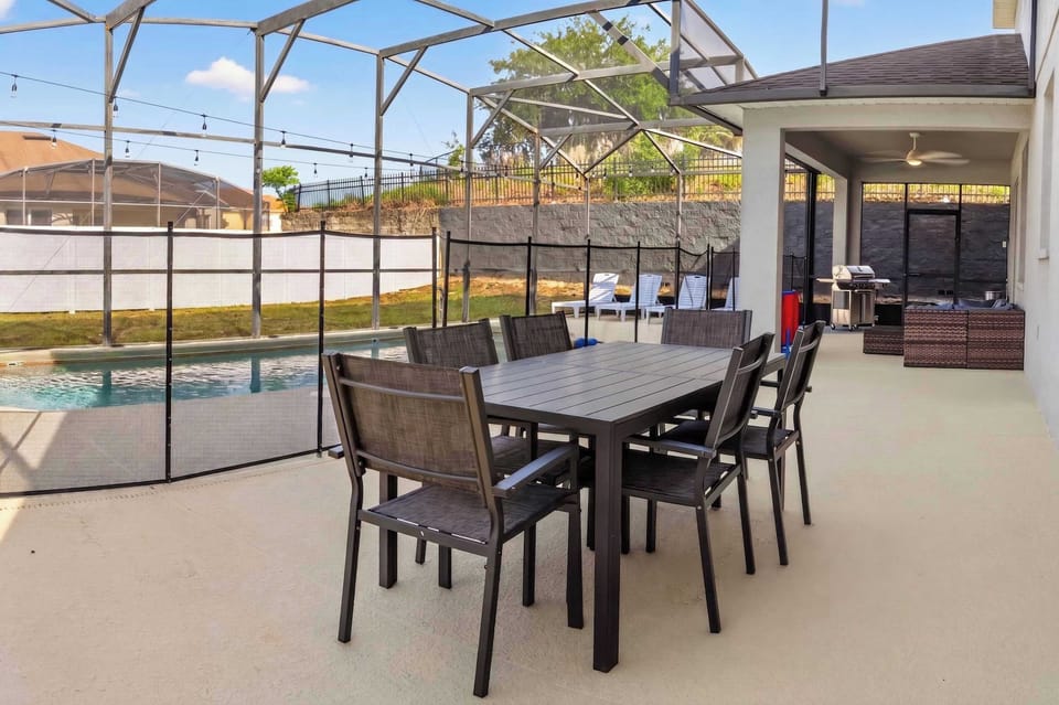🍽️ Outdoor dining table for six