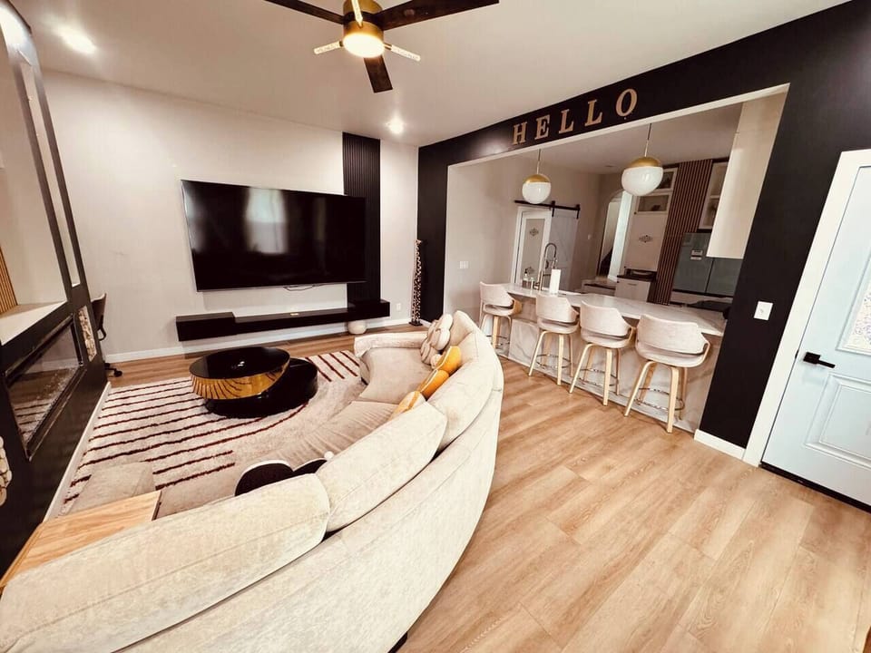 Open-Concept Living • Perfect for Families & Groups