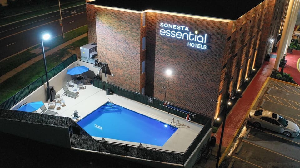Seasonal outdoor pool (Open from May-September)