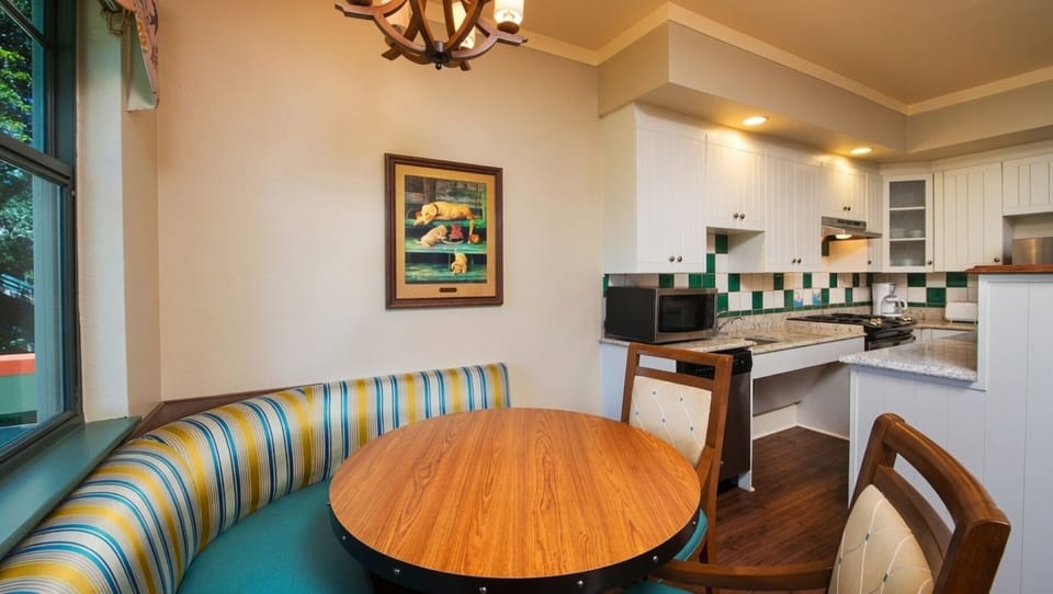 1 Bedroom Villa • Dining Area