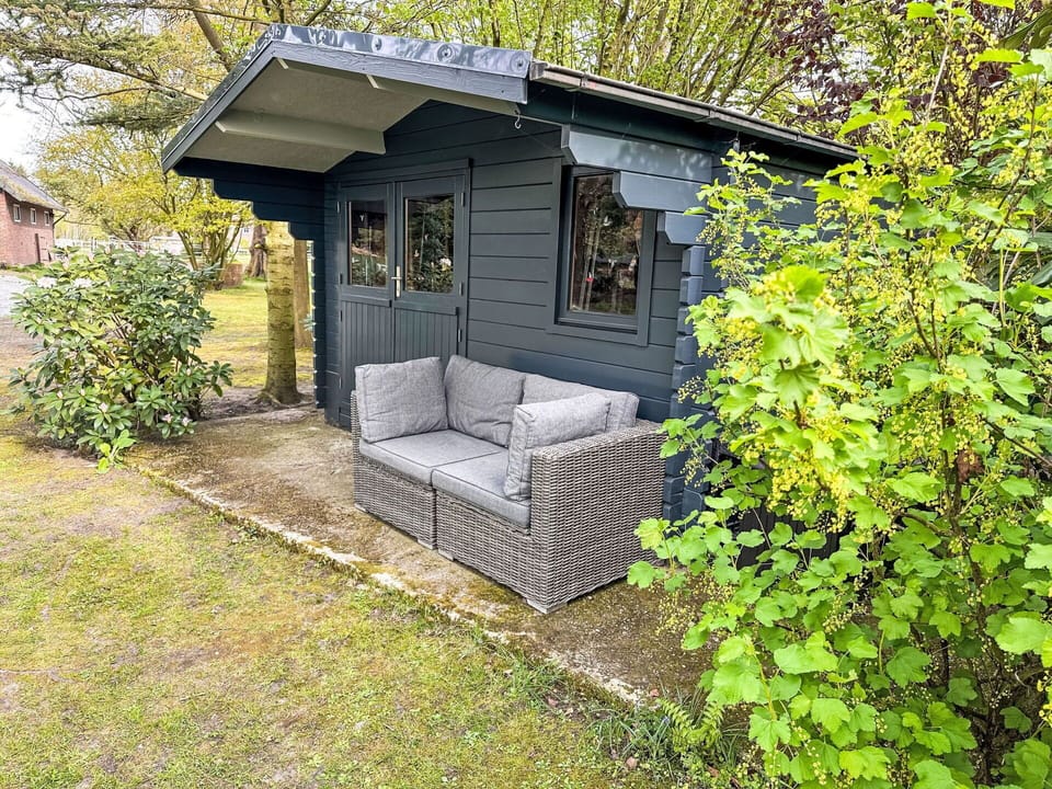 Wood, Cottage, Garden, Garden Buildings, Shed, Backyard, Outdoor Structure, Shade, Hardwood, Siding