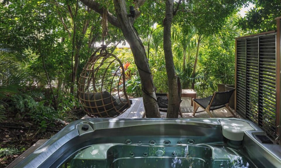 Outdoor spa tub