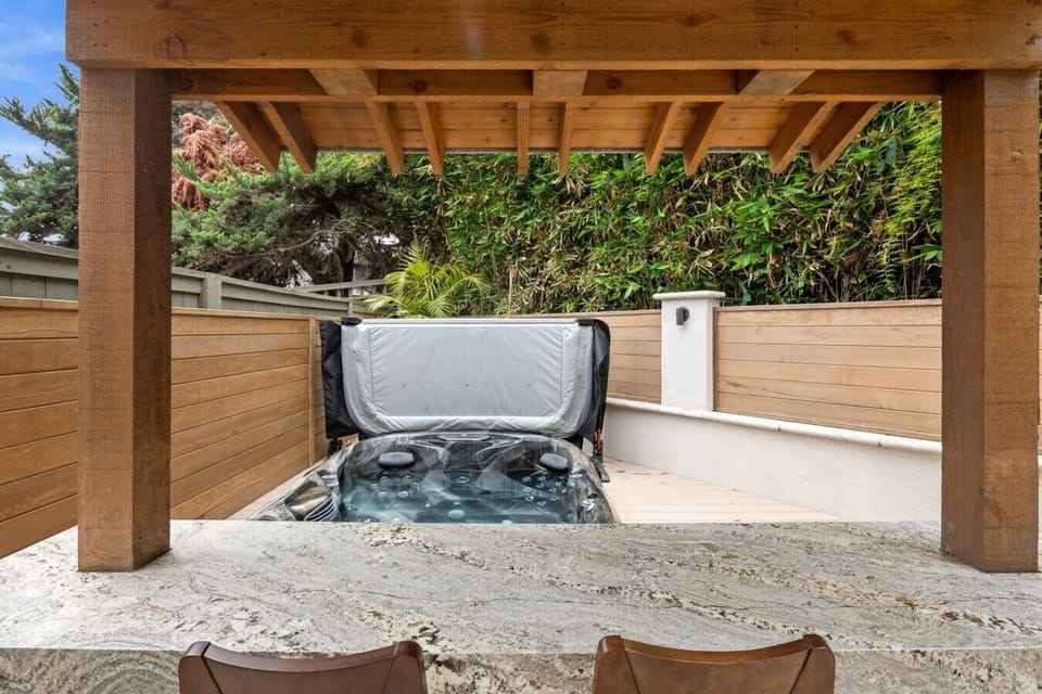 Covered bar area by the spa