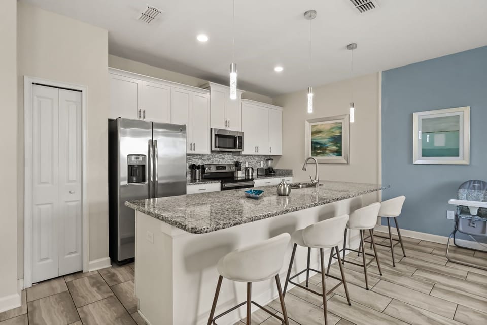 4887 Romeo Circle (4).jpg