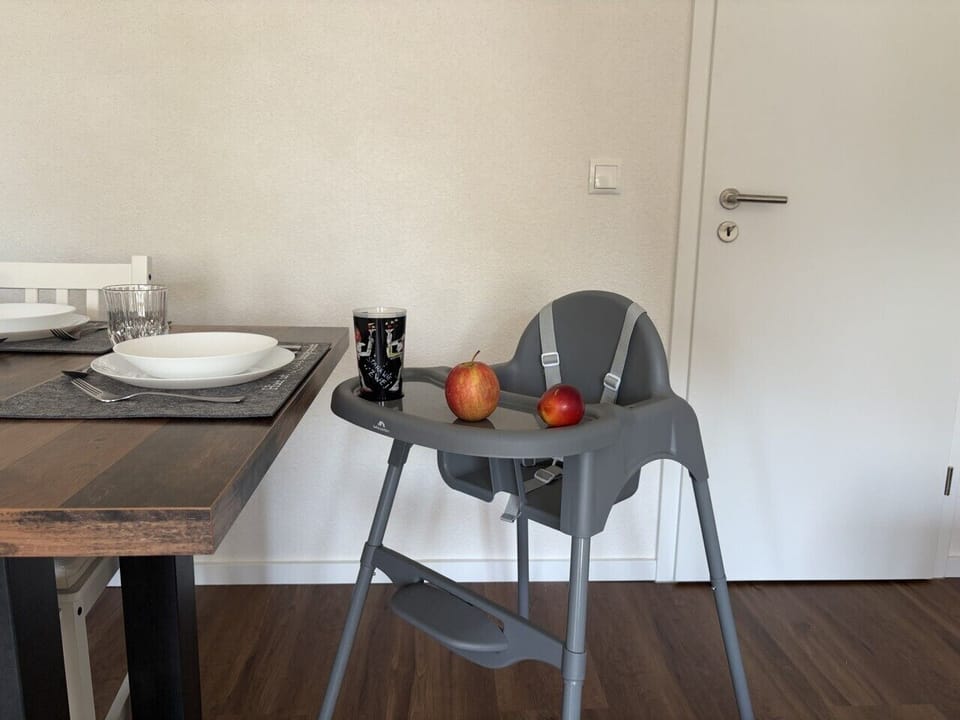 Kinderhochstuhl auf Anfrage, damit ihr nichts mitschleppen müsst.