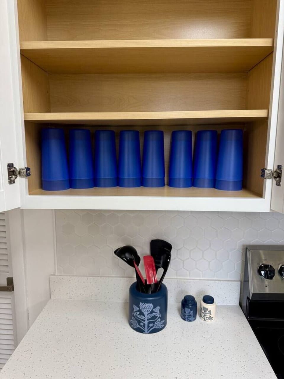 Cups and kitchen utensils, salt and pepper