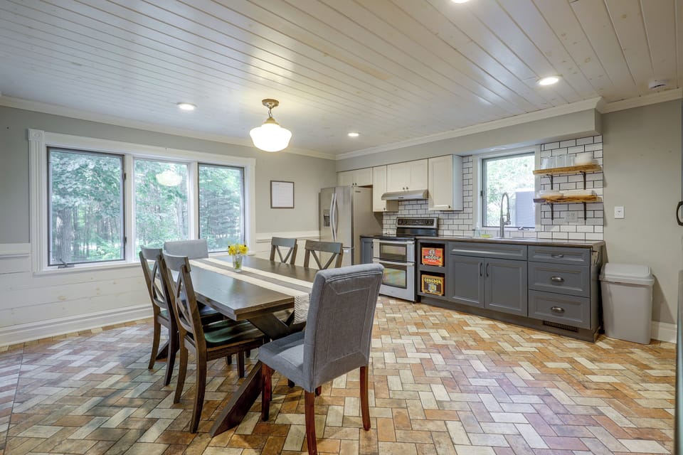 Kitchen & Dining Area | 1st Floor
