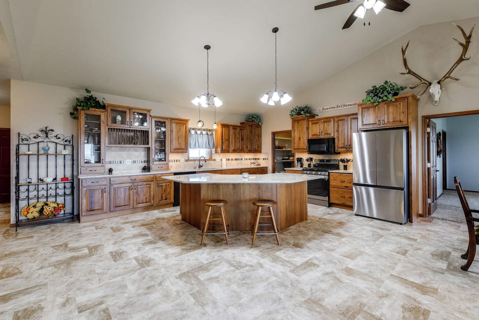 Kitchen | Main Level