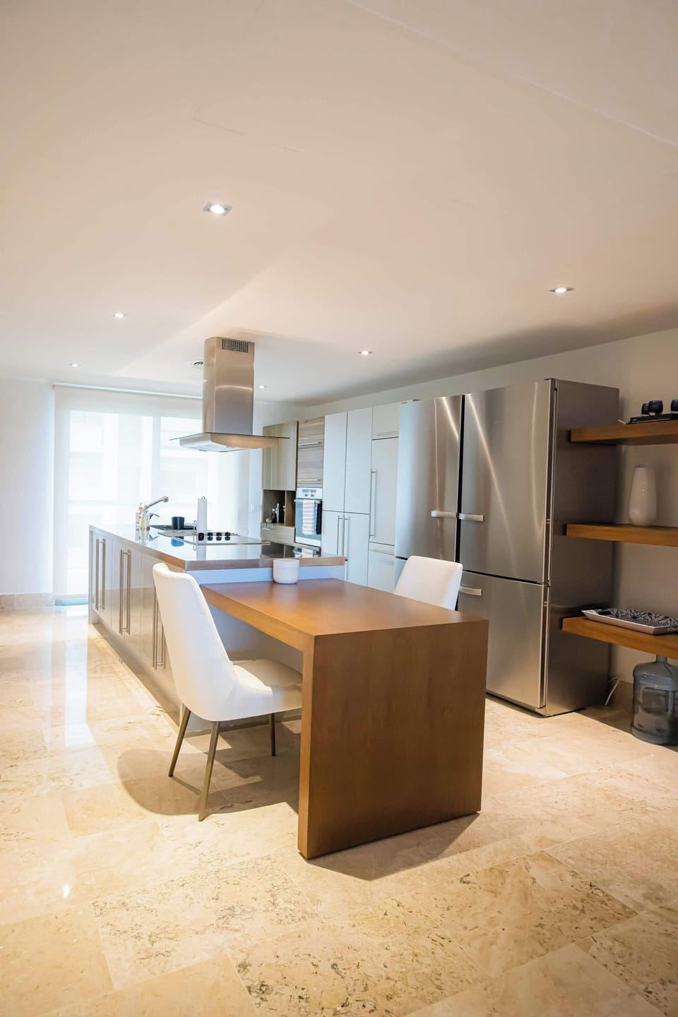 Modern, spacious loft with kitchen.
