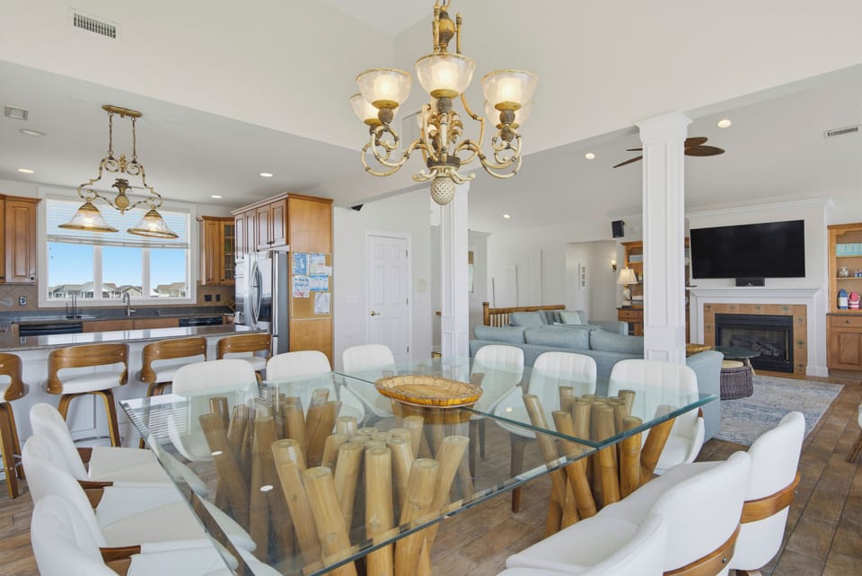 Dining Breakfast Bar