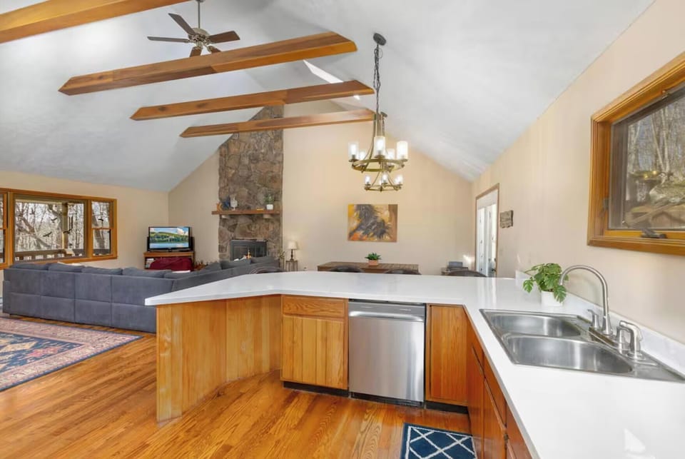 Open Kitchen with everything you need to prepare and host a meal