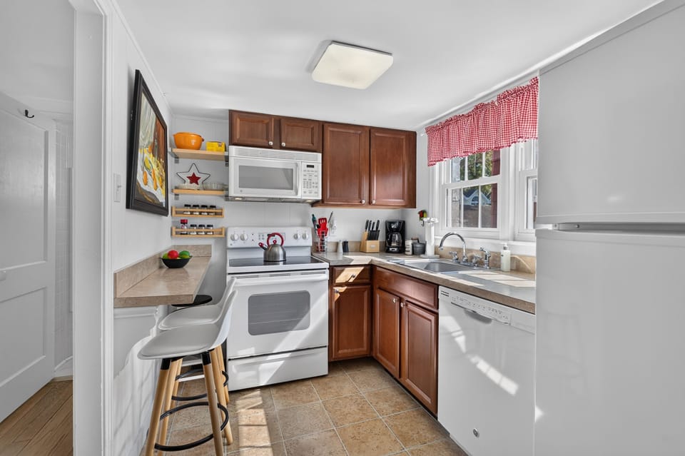 2nd Level - Full Kitchen (Front Side)