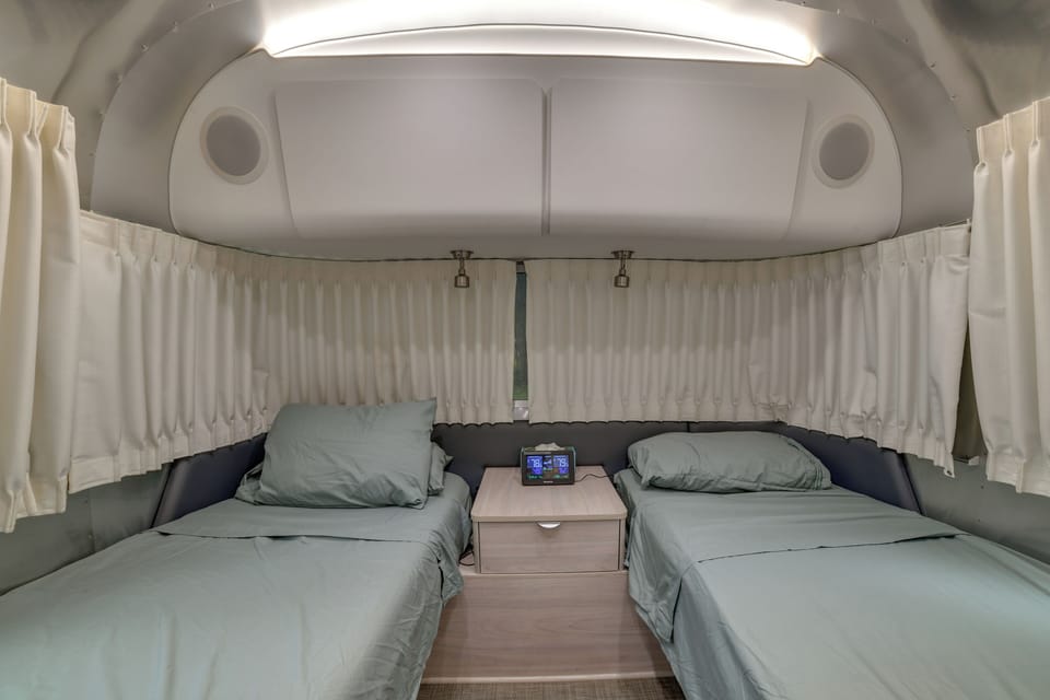 Airstream | Bedroom 3 | 2 Twin Beds
