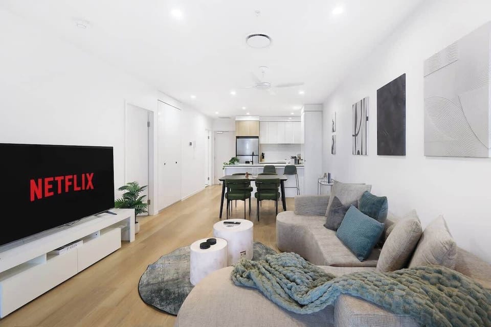 Enjoy our Lovley Designer open plan Living Apartment 