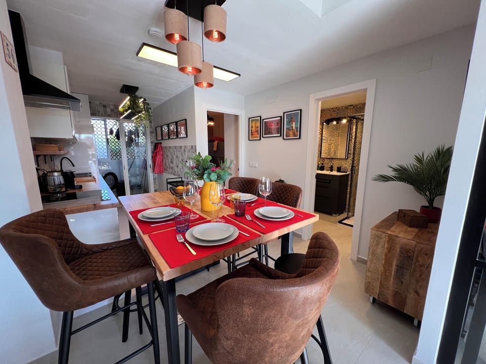 Dining area between kitchen and living room