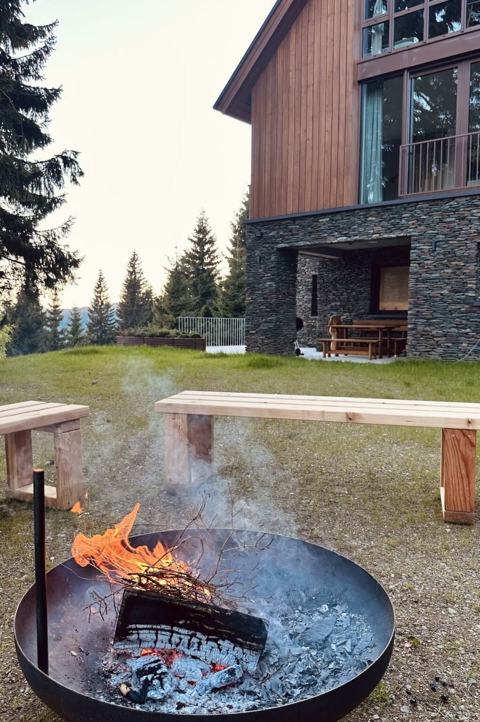 Lawn, Cottage, Farmhouse, Garden, Yard, Landscaping, Backyard, Hardwood, Larch
