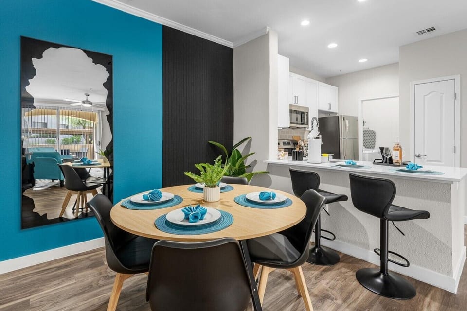 Dining room and bar seating for six — plenty of room for the whole group.