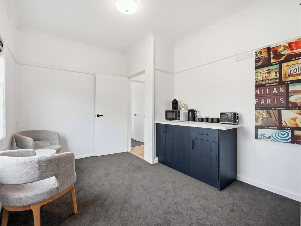 Studio 2 | Kitchenette & Seating Area