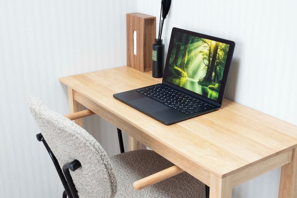 “Private Work Desk｜High-Speed Wi-Fi｜Perfect for Remote Work & Study｜Quiet and Comfortable Space｜Ideal for Digital Nomads”
