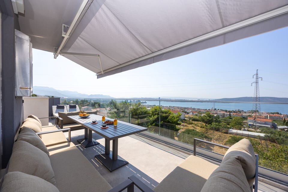 Rooftop Terrace Dining with the Adriatic Sea View