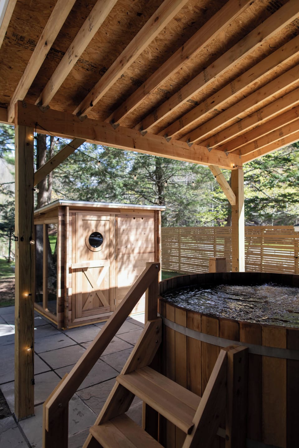 Outdoor spa tub