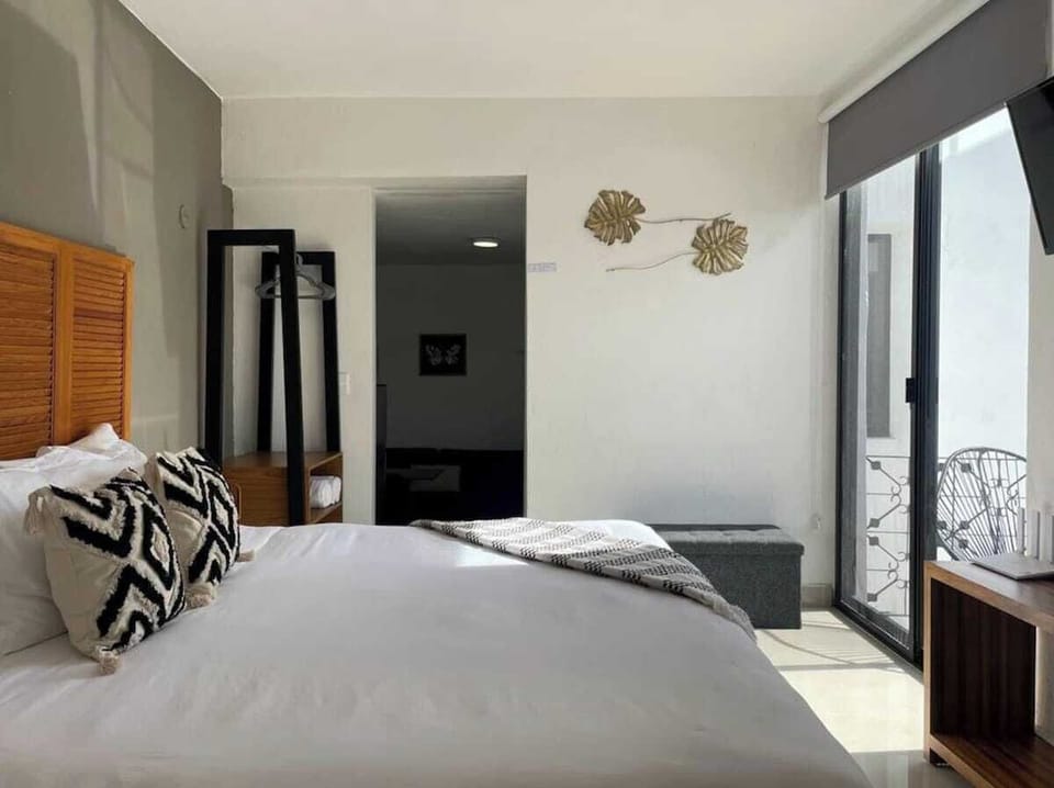 Private bathroom - walk-in shower and entry