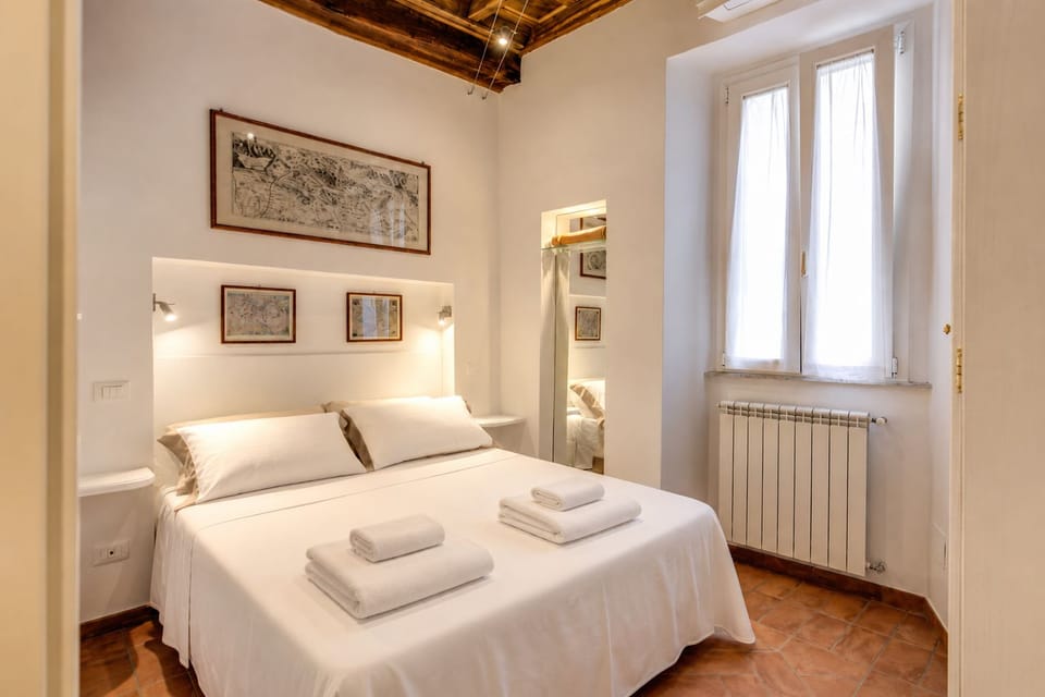 Charming Roman Home Just Steps from Campo de' Fiori Apartment in Rome
