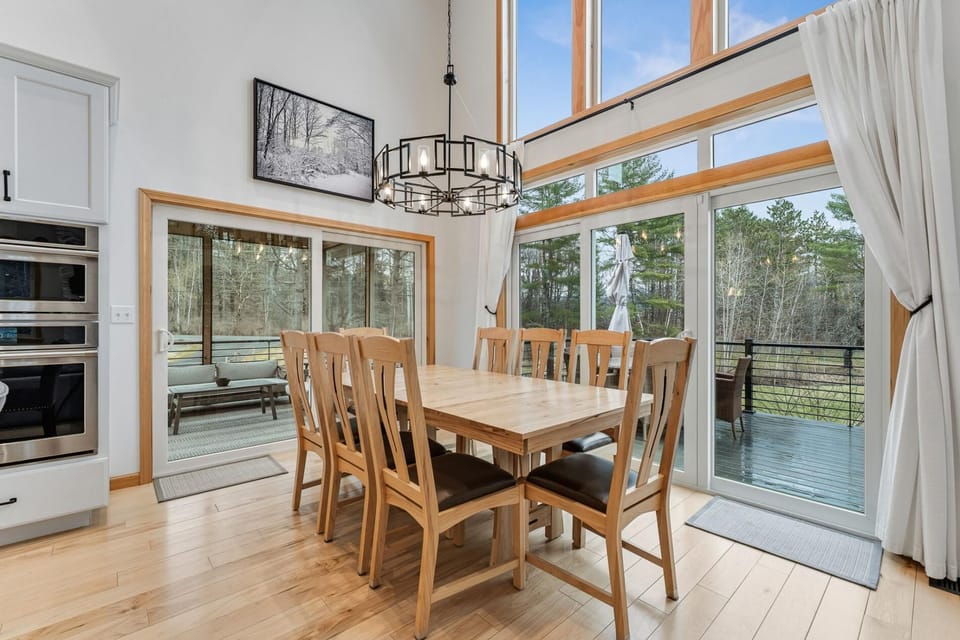 Snow Creek: Luxury New-Build Chalet, Amazing Spot (7664)