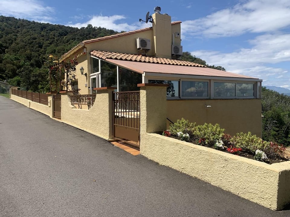 The property The apartment gate is in  forefront of the picture to 2nd level 
