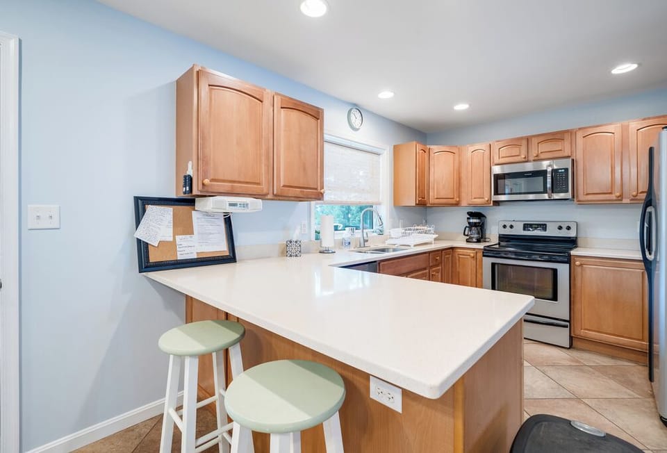 Grab a quick bite at the Breakfast Bar before hitting the Beach.