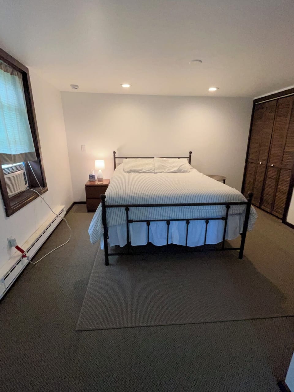Queen bed