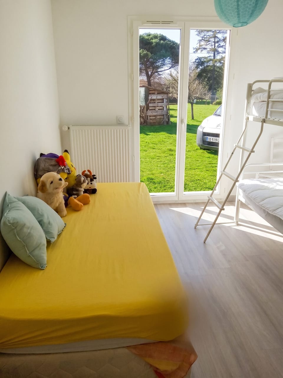 Single bed