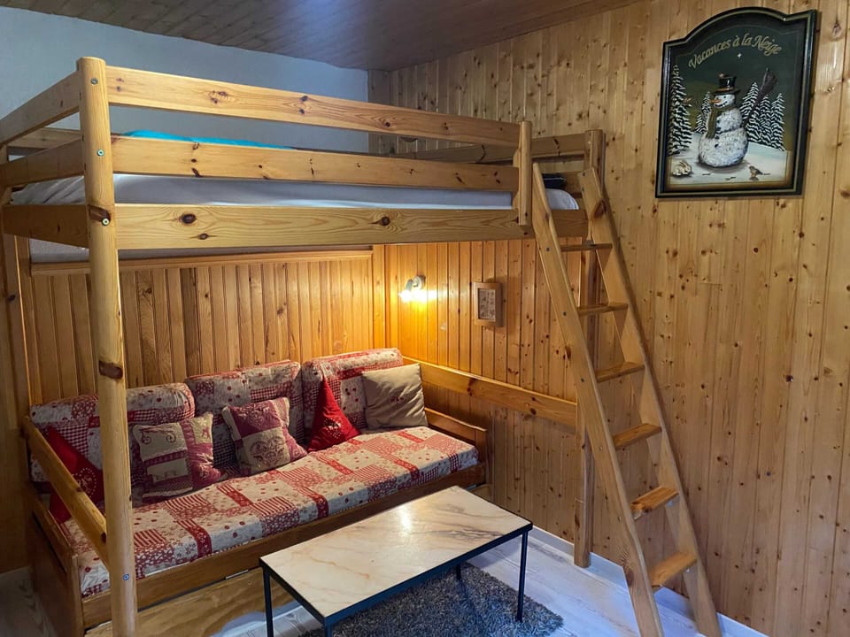 Bunk bed