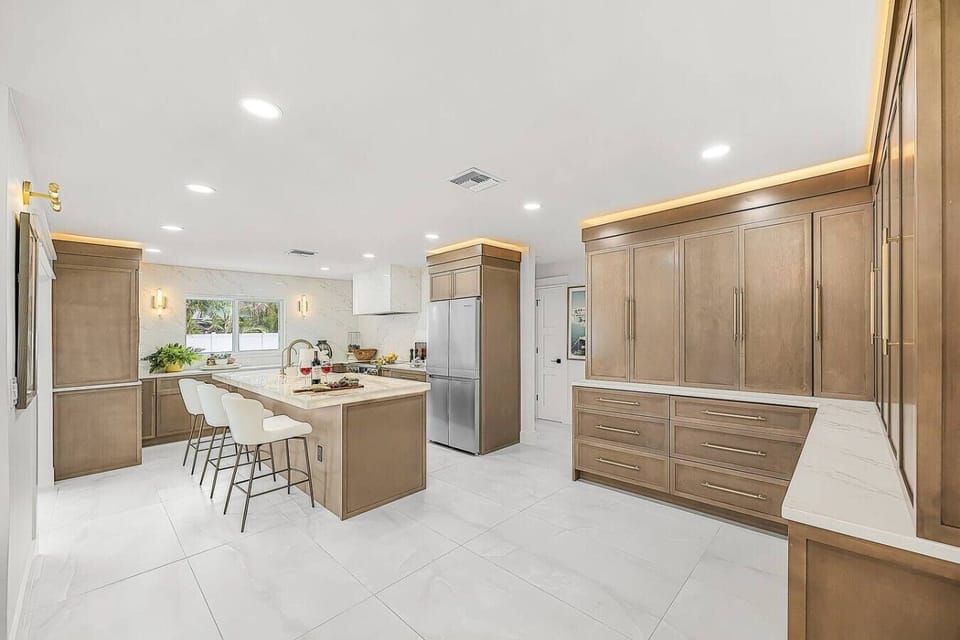 A fully modernized luxury kitchen at your fingertips