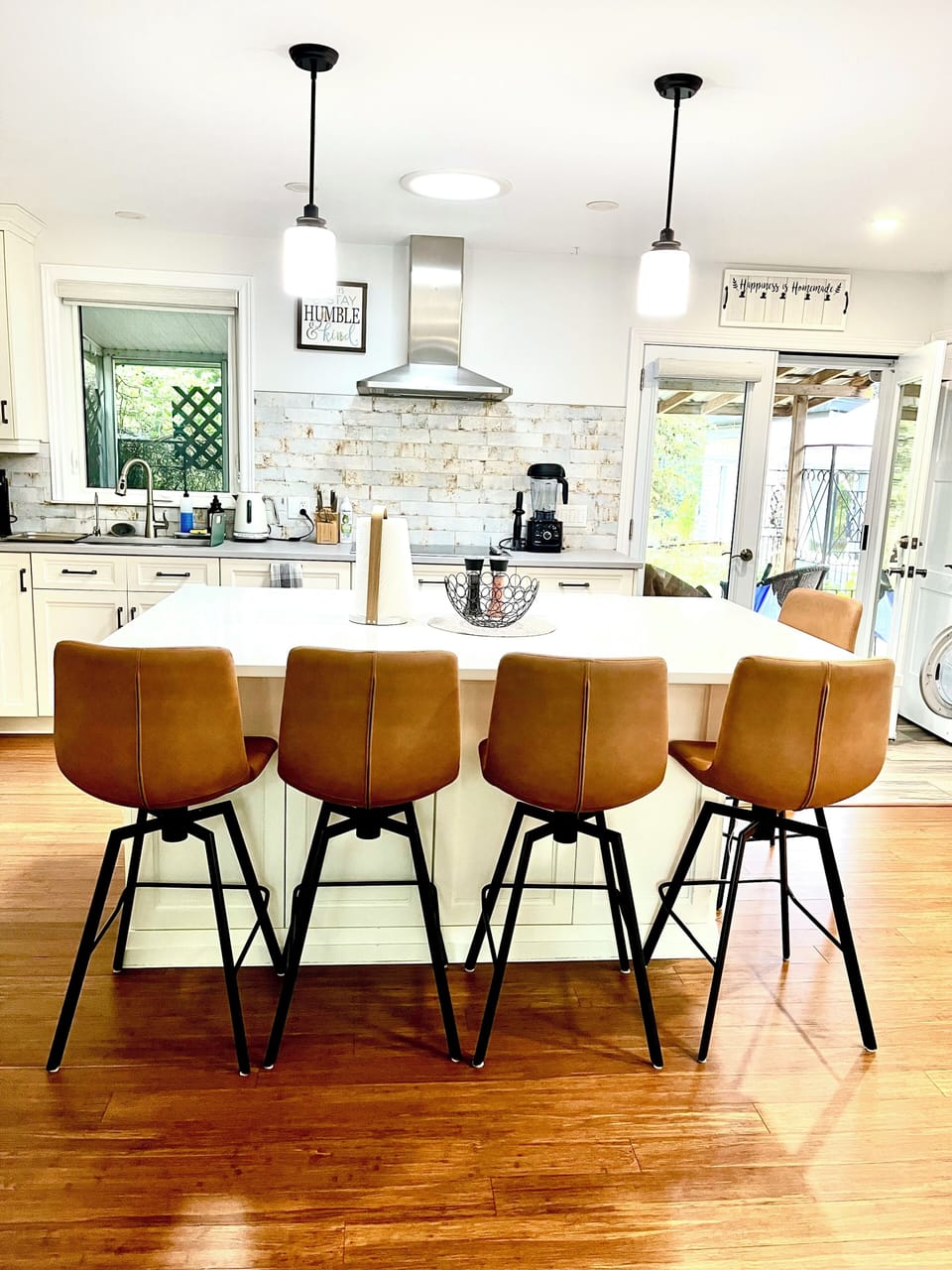Open concept kitchen, with everything you need to enjoy healthy meals on site 