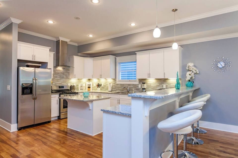Wonderful Large Kitchen with Island for Entertaining your friends