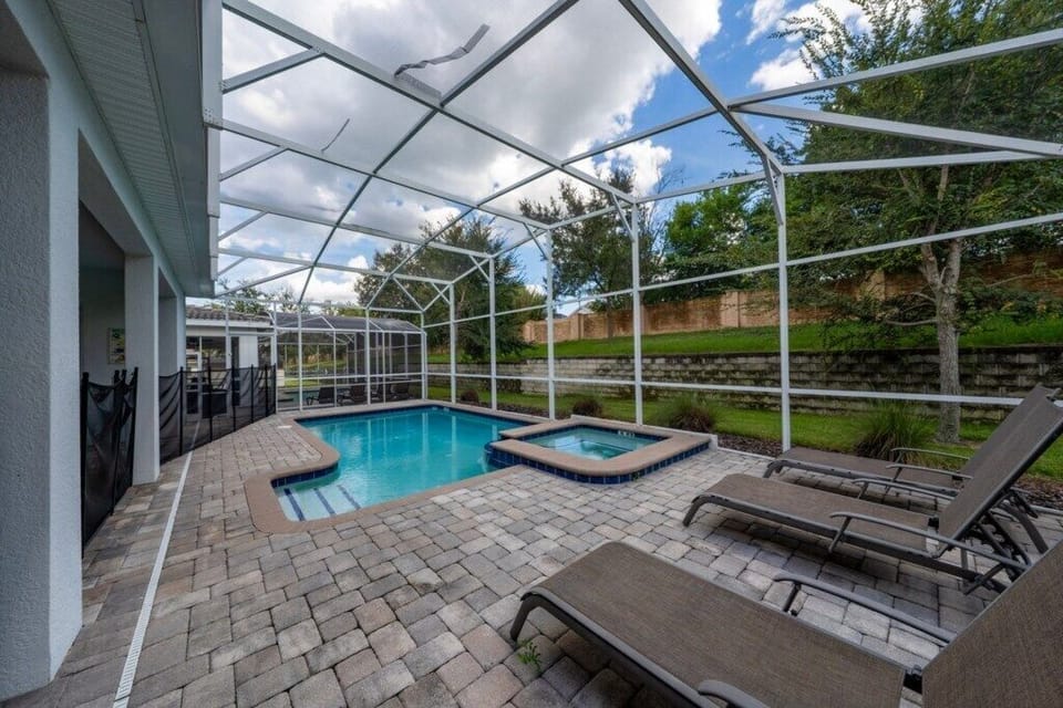 Pool heating available upon request – $25 per day