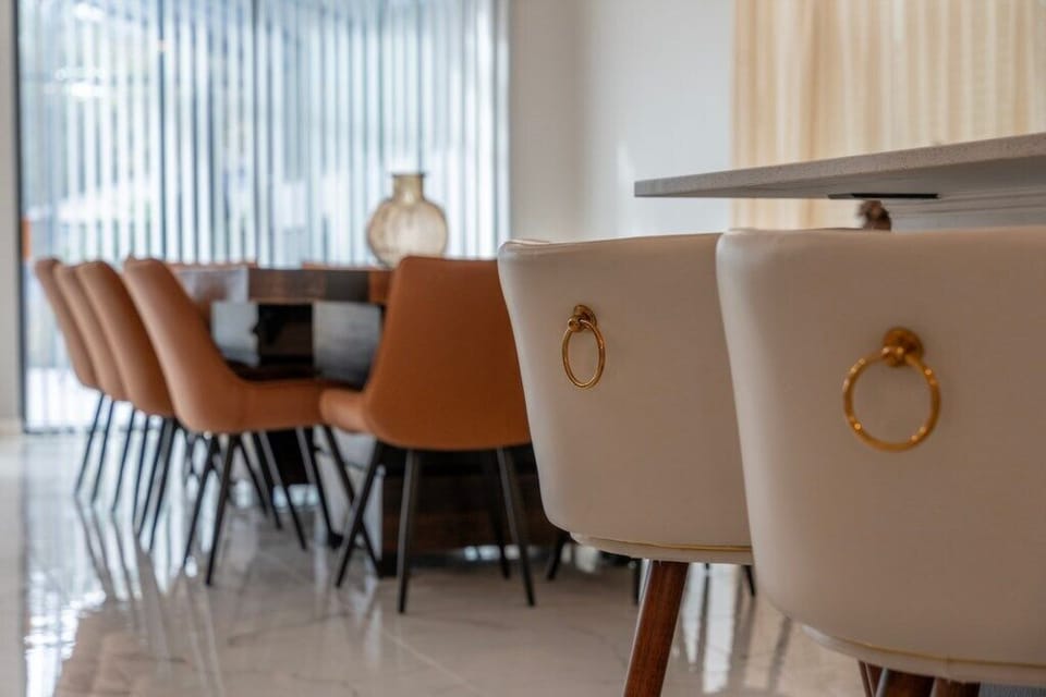 Dining area image 4