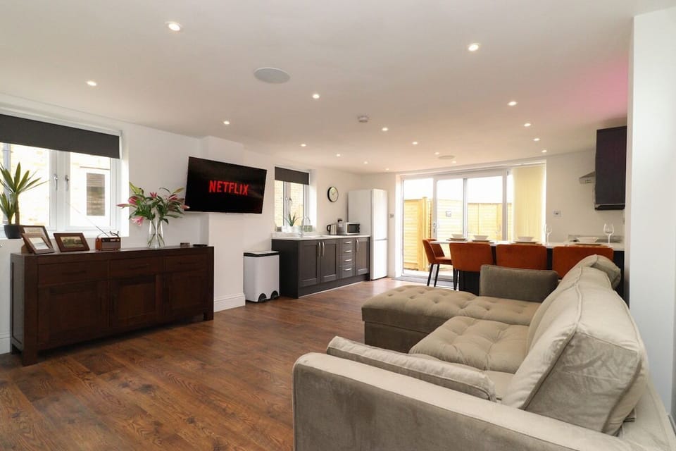 Living Room / Lounge