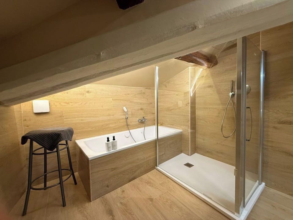 Flooring, Floor, Wood, Interior Design, Plumbing Fixture, Ceiling, Wood Flooring, Bathtub, Bathroom, Plumbing