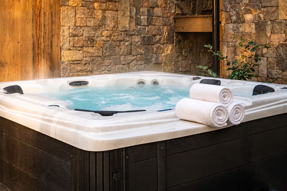 Hot water, cool mountain air, worries gone, you've officially entered relaxation mode.
