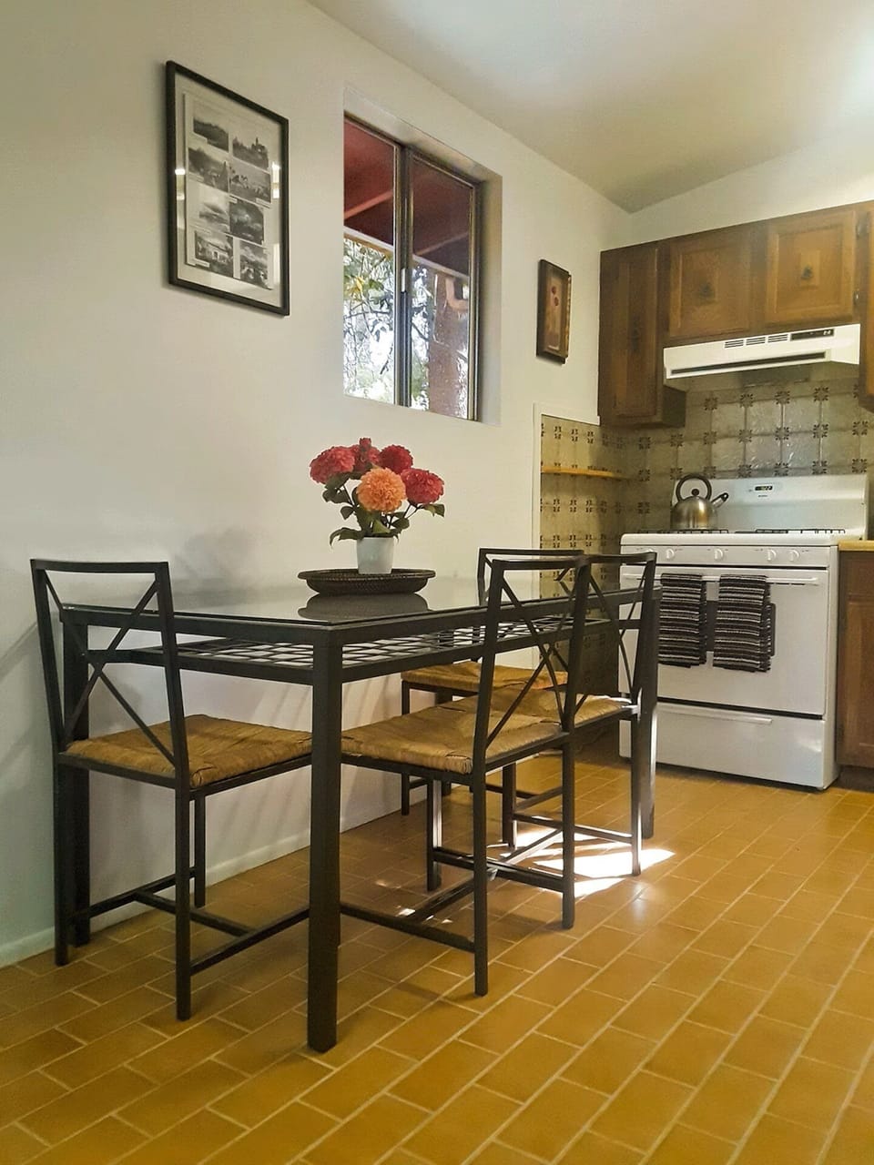 Kitchen - Dining