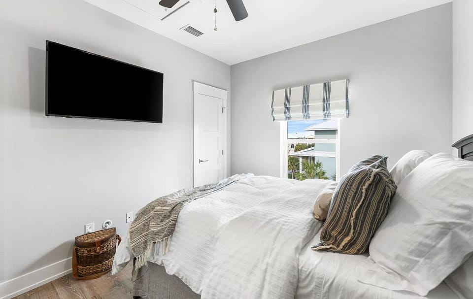 Guest bedroom 2