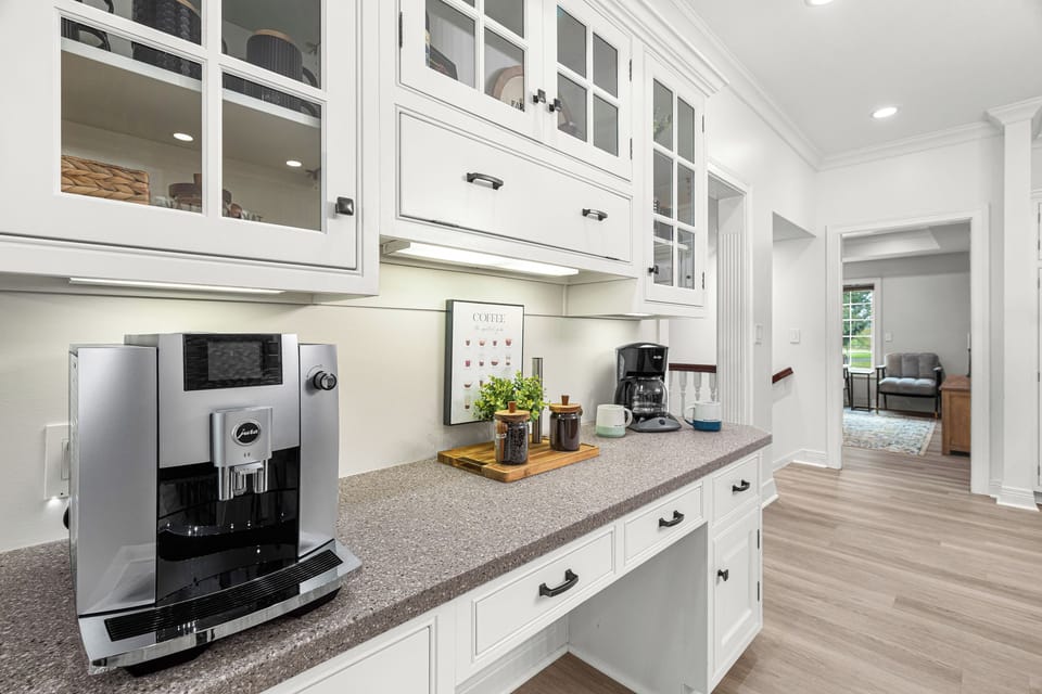 Calling all coffee lovers! The retreat has its very own Jura Machine. Start your morning off right with a push of a button. Coffee beans provided.