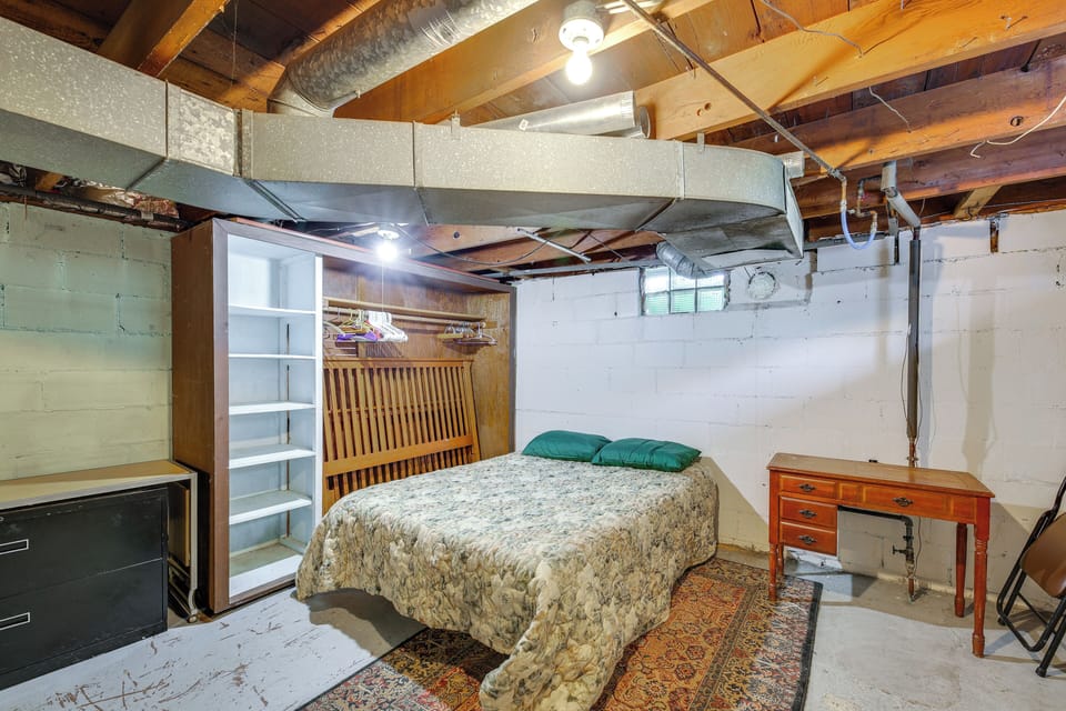Basement | Full Bed | Basement Floor