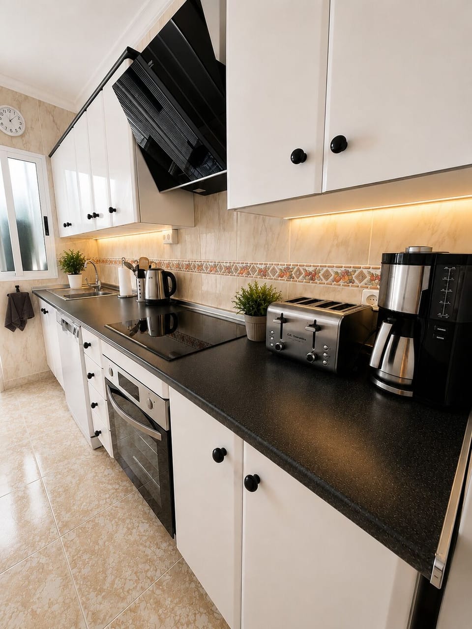fully equipped kitchen 